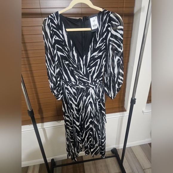 Women's clothing(401) - Picture 4 of 7